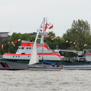 SRK John T Essberger, Einlaufparade Hafengeburtstag 2005.