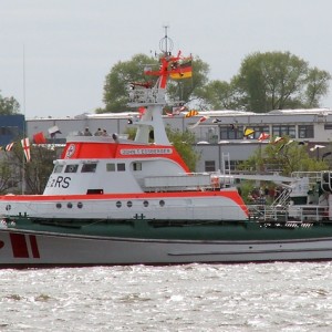 SRK John T Essberger, Einlaufparade Hafengeburtstag 2005.