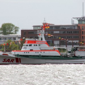 SRK John T Essberger, Einlaufparade Hafengeburtstag 2005.