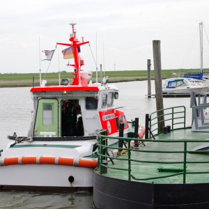 SRB Elli Hoffmann-Röser am DGzRS-Anleger in Neßmersiel, 2010.